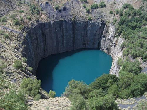 Ady in'da house: 7 lubang terbesar di dunia