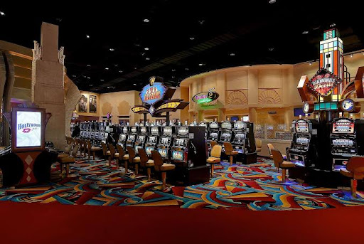 Casino «Hollywood Casino Hotel & Raceway Bangor», reviews and photos, 500 Main St, Bangor, ME 04401, USA