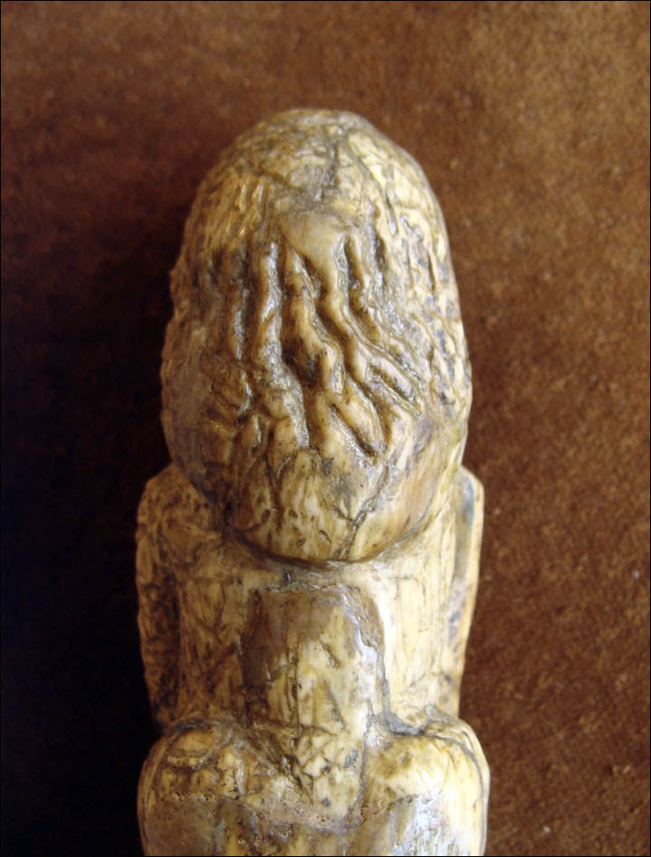 Figurine's head
