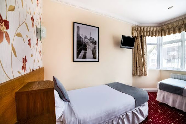 10 W Heath Dr, London NW11 7QH, United Kingdom