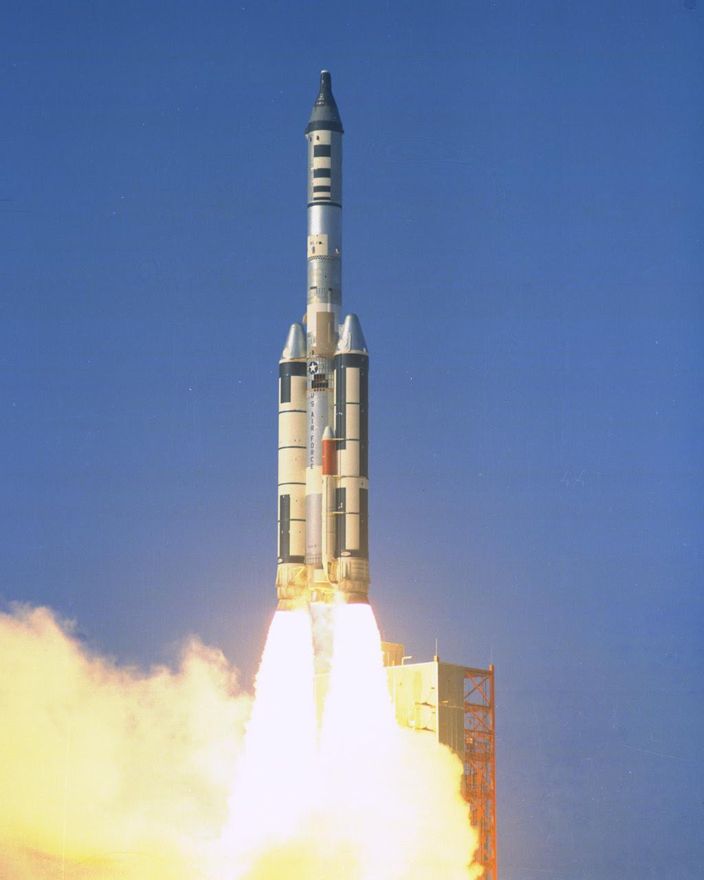 Nov03-1966-MOL_Gemini2_launch