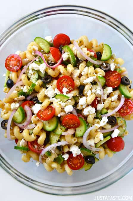 Greek Pasta Salad with Red Wine Vinaigrette #recipe