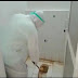 कोरोना वार्ड के शौचालय में गंदगी देख खुद सफाई करने लगे स्वास्थ्य मंत्री
