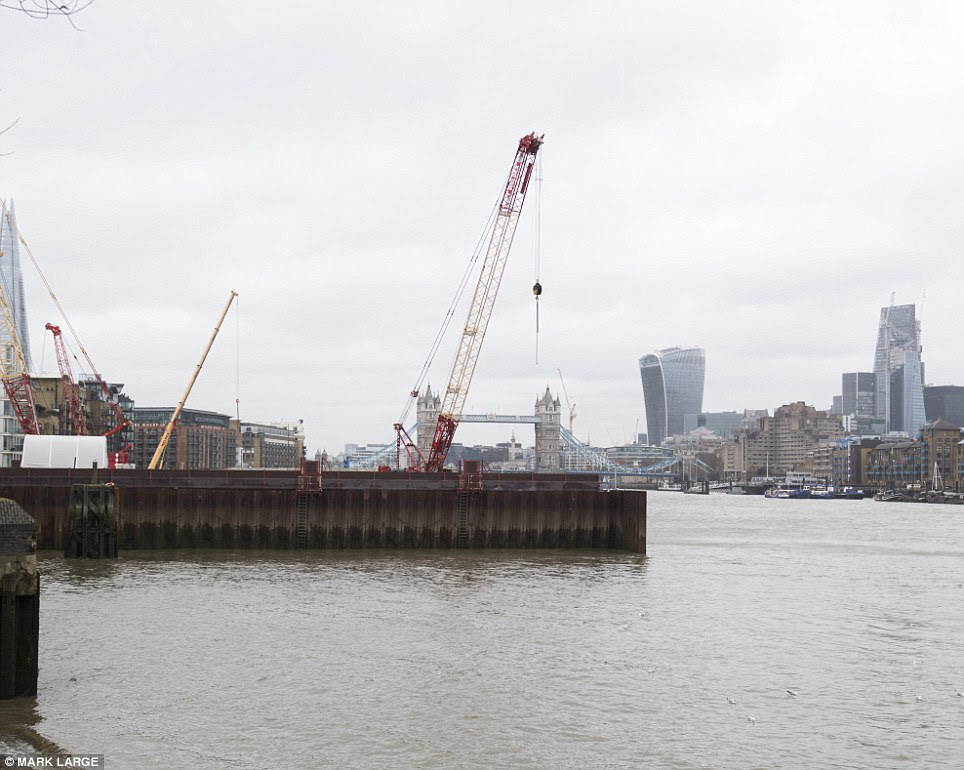 The dock has now long gone, and has been replaced by Canary Wharf