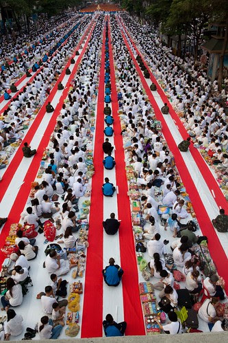 Mass Alms for 22, 600 Monks