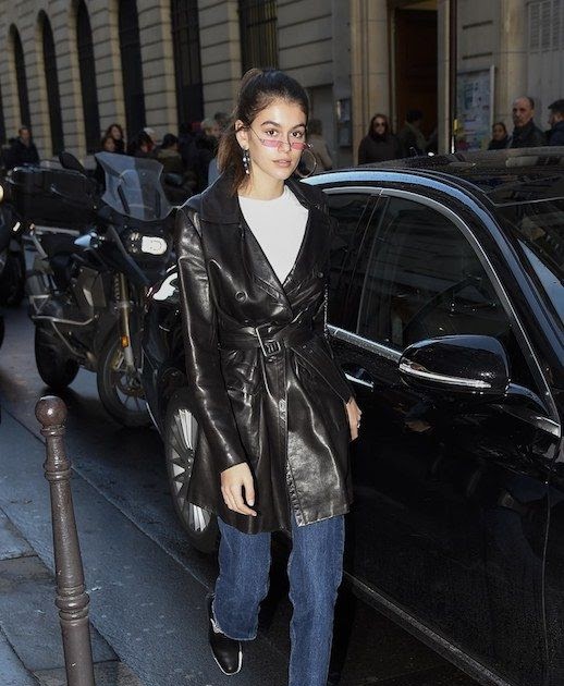 Le Fashion: Kaia Gerber Plays With 90's Trends in Paris