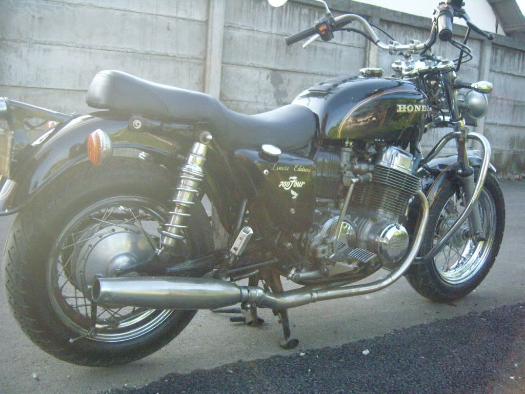 WTS Motor HONDA CB 750 75 Surat2 Lkp Bawaan Dan Pajak Hidup Dijual WTS Motor HONDA CB 750 75 Surat2 Lkp Bawaan Dan Pajak Hidup Dijual