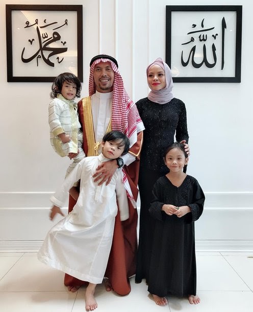Siti Sarah Raisuddin / Ibu Siti Sarah Raisuddin Meninggal Dunia My
