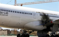 Cel mai grav atac asupra aeroportului din Tripoli - Avion in flacari si victime (Foto)