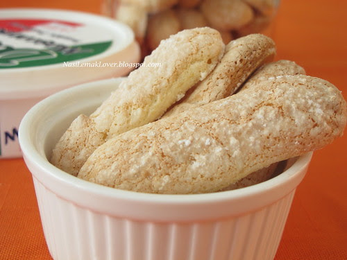 Lady fingers / savoiardi biscuits