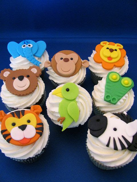 Cupcakes Take The Cake: Lions and tigers and bears--and elephants alligators and zebras and parrots, oh my!