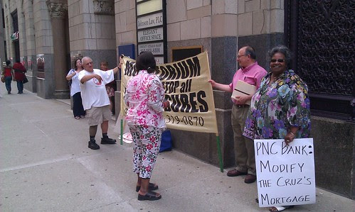 Moratorium NOW! Coalition demonstration outside PNC Bank in downtown Detroit on June 21, 2012. The protest was part of a nationally-coordinated campaign in twenty cities. (Photo: Abayomi Azikiwe) by Pan-African News Wire File Photos
