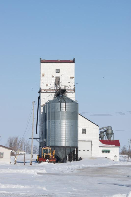 Paterson grain elevator in Morris Manitoba