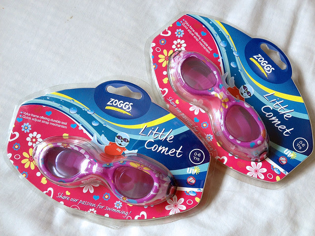 Zoggs kids' swim goggles