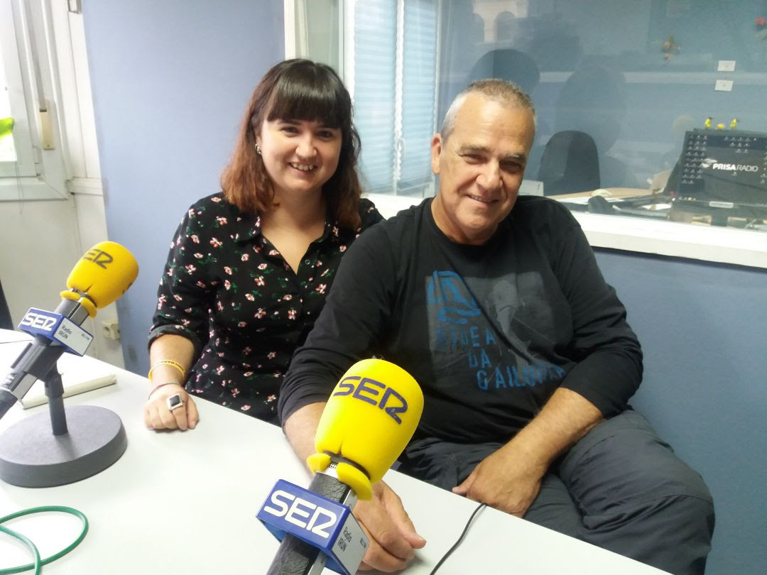 Amaia Oca y Jon Aranguren de la Red de Acogida de migrantes.