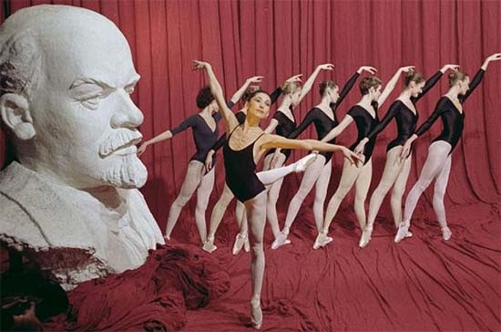 Lenin és a balerinák