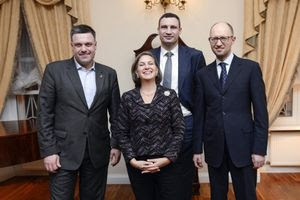 klitschko__yatsenyuk__victoria_nuland_tyagnibok__gm1ea27183.jpg