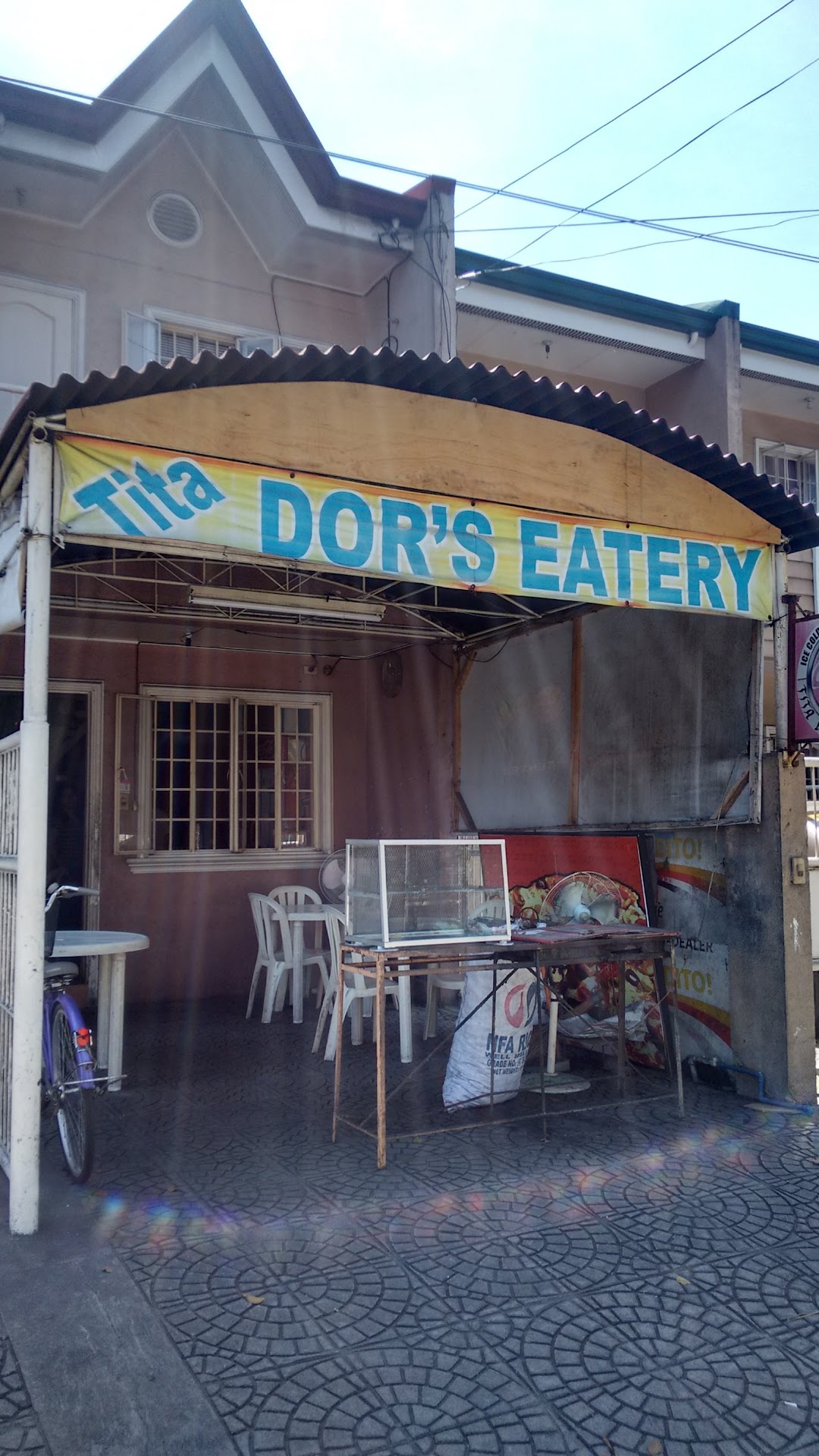 Tita Dors Eatery