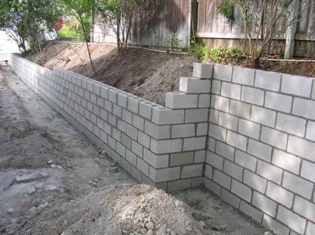 Cinder Block Landscape Wall : A Diy Cinder Block Retaining Wall Project