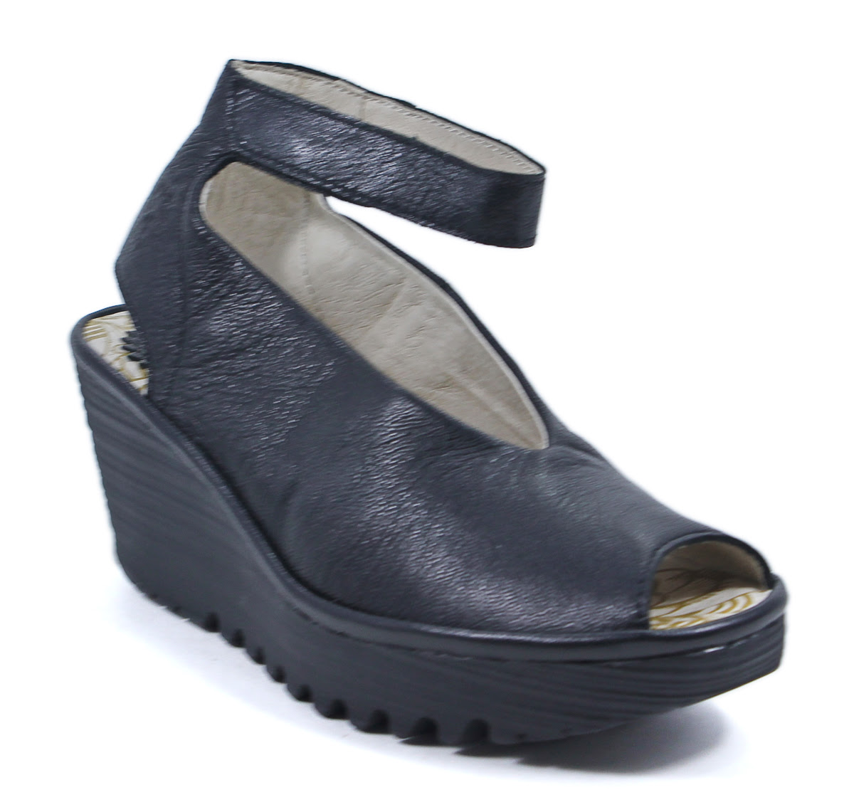 the difference between steel toe and composite toe