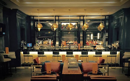 Quadrant Bar & Lounge