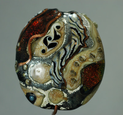 fossil bead back
