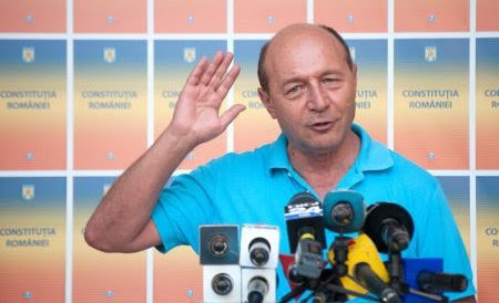 Surse: Băsescu s-a înţeles cu Philip Gordon: REVINE la Cotroceni şi apoi DEMISIONEAZĂ cu imunitate internaţională