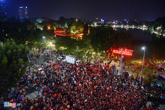 Việt Nam háo hức đón chào năm mới 2016 - ảnh 1 Hình ảnh Việt Nam háo hức đón chào năm mới 2016 số 1