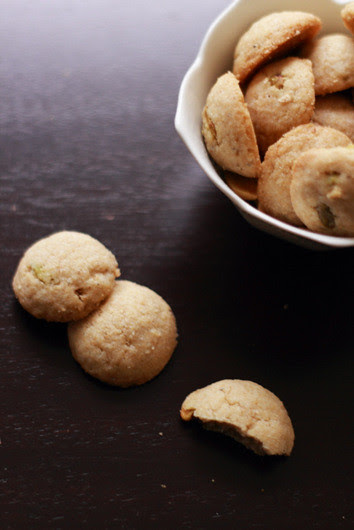 Nankhatais- Indian Wholewheat cardamom cookies