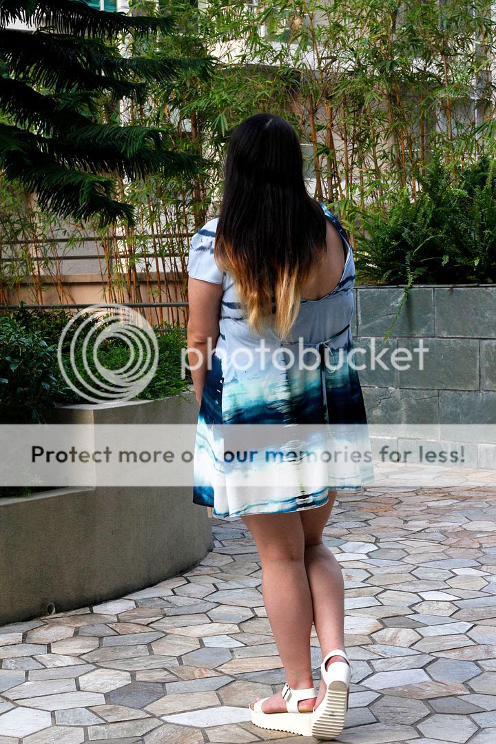 plus size fashion ELVi fashion blogger toronto canada plus size watercolour dress plus size simple silhouette dress
