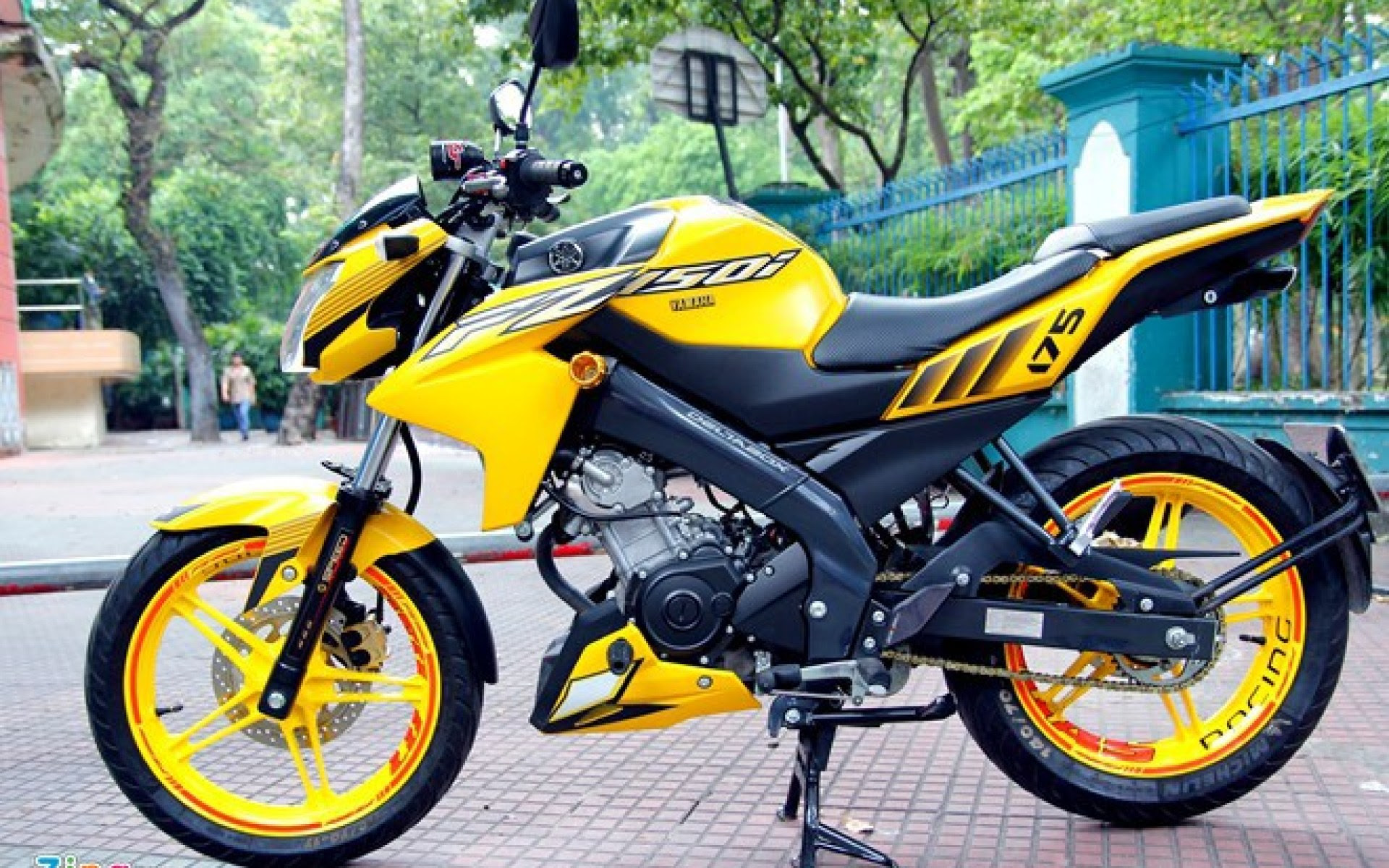 Modifikasi Vixion Kuning Oprek Motor