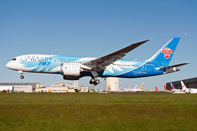 China Southern Airlines Boeing 787-8 Dreamliner B-2725 (msn 34923) PAE (Royal S. King). Image: 911976.