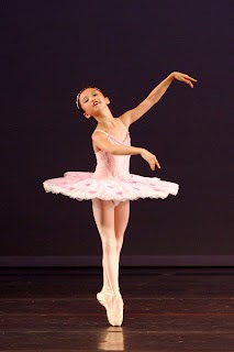 Chinese Ballerina Wins International Prize - All China 