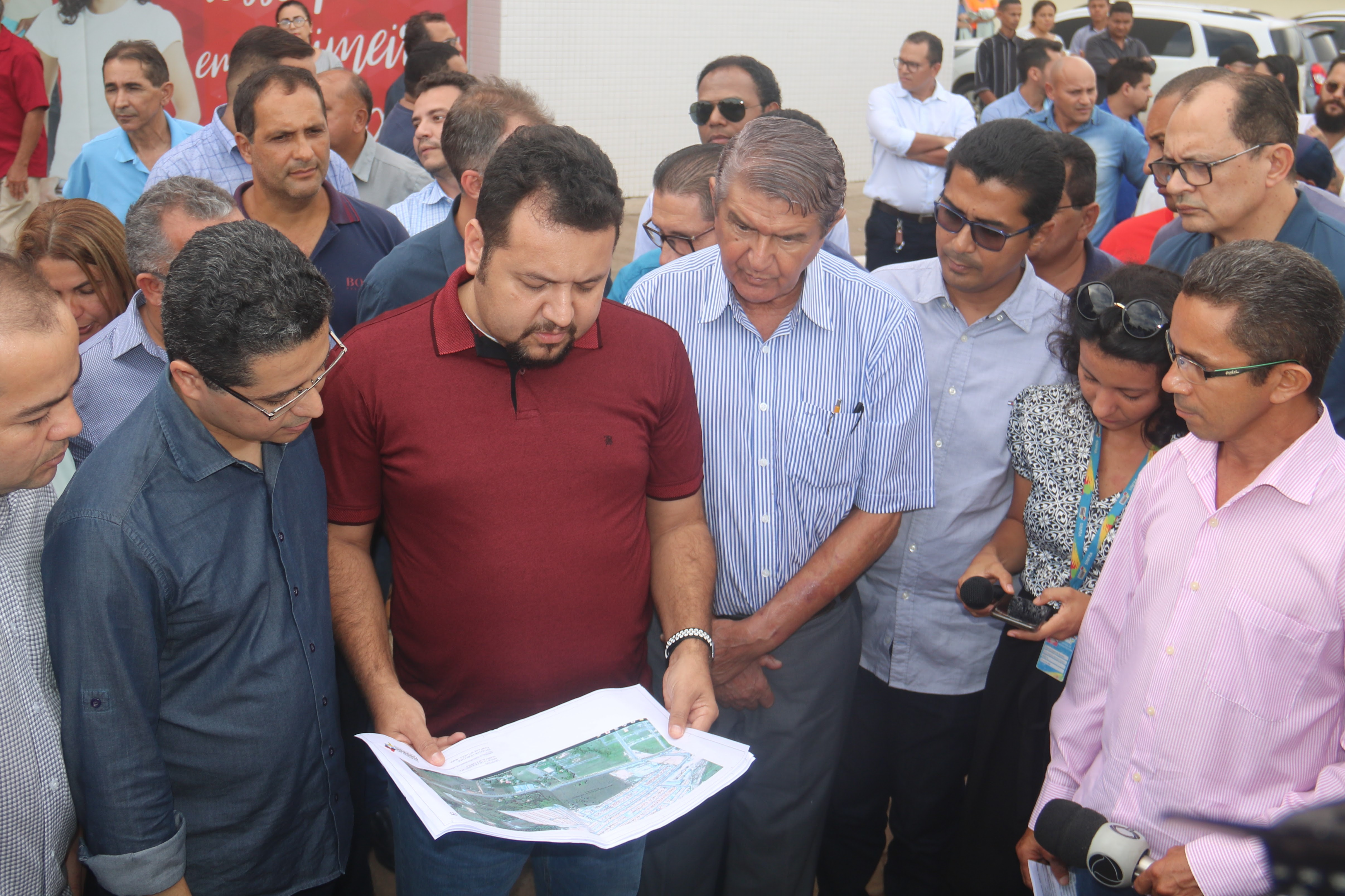 Marco Aurélio acompanha vistoria do terreno onde será construÃdo o novo Socorrão de Imperatriz