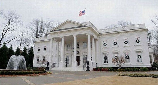 Mau tinggal di gedung putih, sekarang bukan mimpi Andapun bisa merasakan hidup ala Obama, cuman replikanya aja Mau tinggal di gedung putih, sekarang bukan mimpi Andapun bisa merasakan hidup ala Obama, cuman replikanya aja