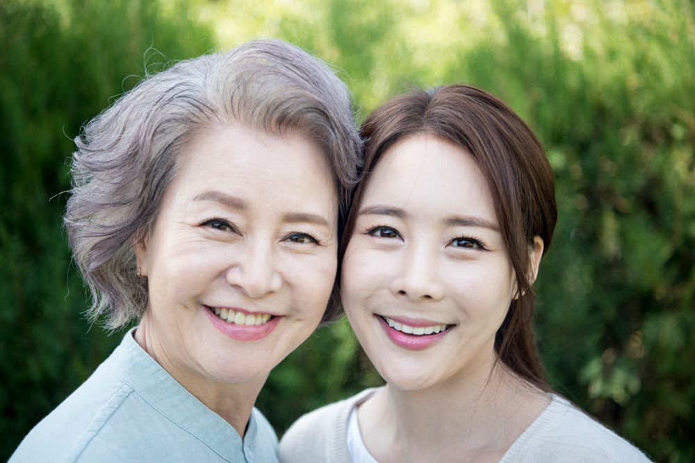 Пожилые азиаты. Пожилая кореянка. Пожилые корейцы. Стареет японская женщина. Корейцы стареют.
