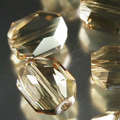 27755201001001 Crystallized - Swarovski Elements Bead - 12 mm Graphic (5520) - Crystal Golden Shadow (1)