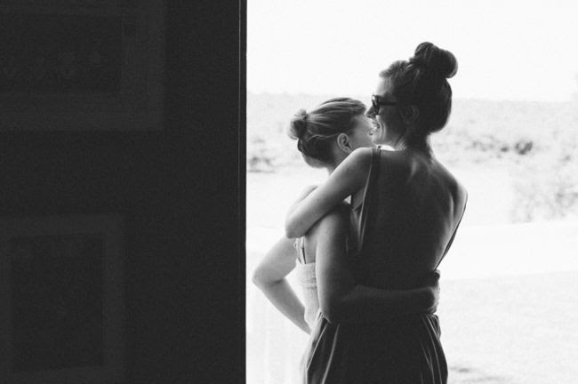 http://i892.photobucket.com/albums/ac125/lovemademedoit/welovepictures%20blog/BushWedding_Malelane_023.jpg?t=1355997502