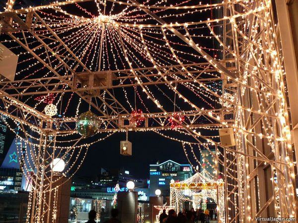 10 Tempat Terbaik Untuk Liburan Natal Berbagi 10