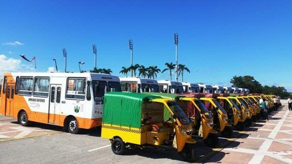 El nuevo parque de mototaxis y ómnibus ruteros tiene como objetivo apoyar la transportación en rutas esenciales de la ciudad (Foto: ACN)