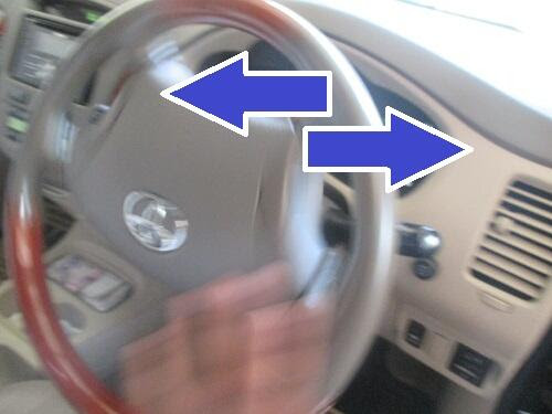 gunakan selang transparan untuk menyedot oli ps dalam tabung oli ps DIY : Kuras Oli Power Steering Toyota Innova
