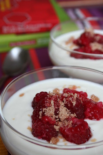 Yoghurt, Raspberries & Maple Flakes