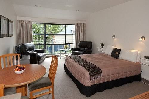 Reviews of Country Glen Lodge in Christchurch - Hotel