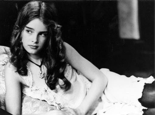 Brooke Shields Pretty Baby Bath Pictures : Deafening ...