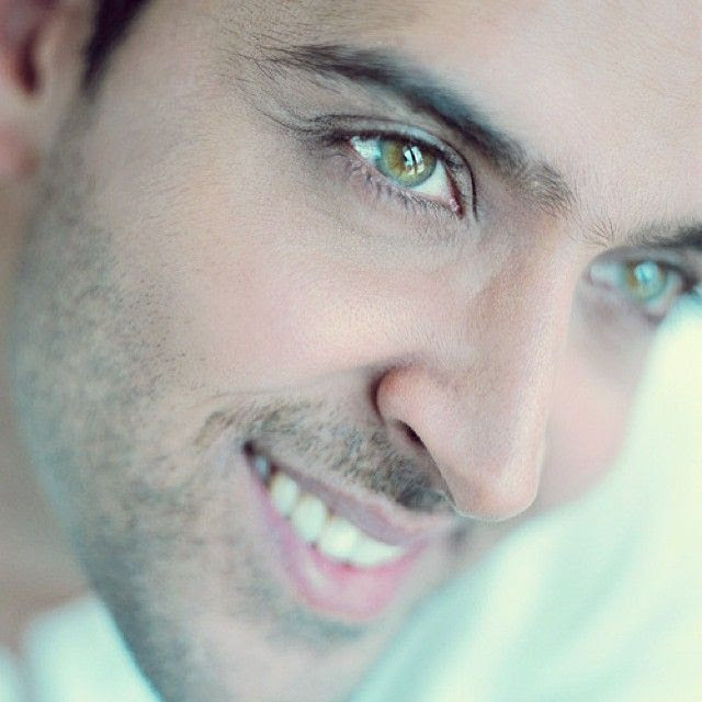 Hrithik Roshan Eye Color - georgeedesigns