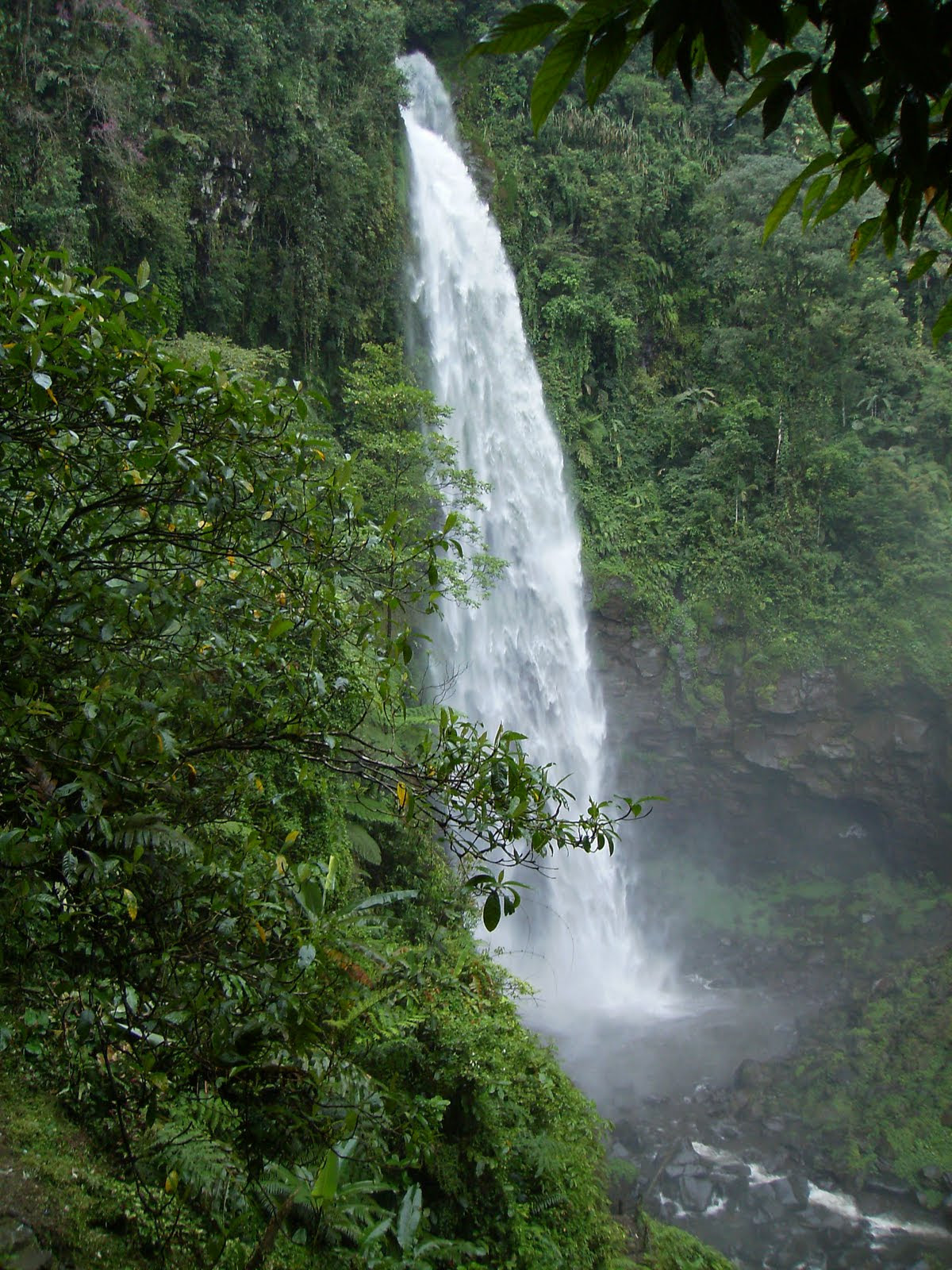 Air Terjun Curug Cipendok