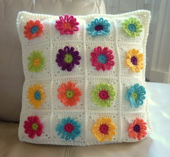 Daisy Chain Pillow Crochet Pattern - Colourinasimplelife Daisy Chain Pillow Crochet Pattern - Colourinasimplelife