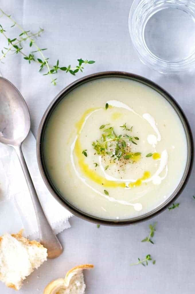Creamy Dreamy Cauliflower Soup - just 190 calories for a BIG bowl, effortless to make and soooo creamy!
