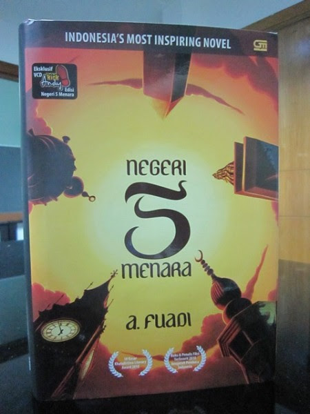 Contoh resensi novel negeri 5 menara