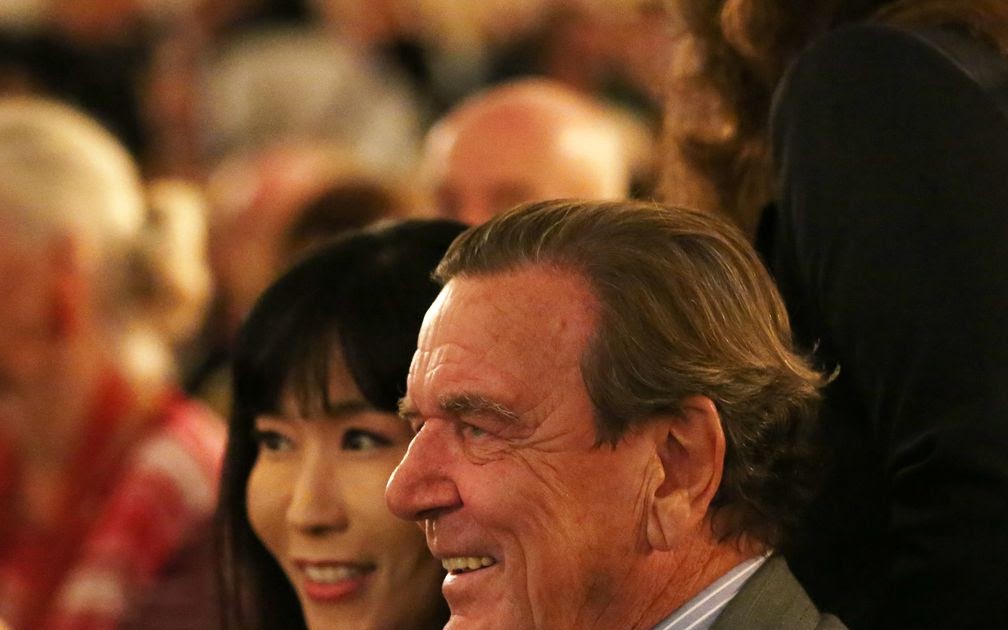 Ehefrau Von Gerhard Schröder - In Focus: Gerhard Schroeder Photos and